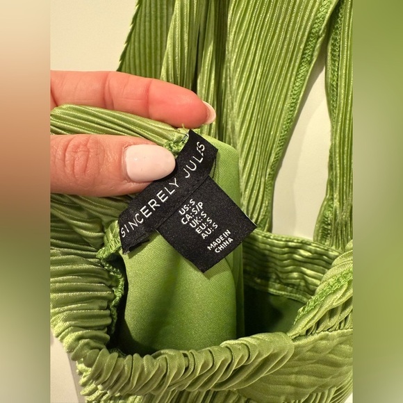 Sincerely Jules Green Pleated Keyhole Halter Mini Dress Size S - Picture 3 of 3